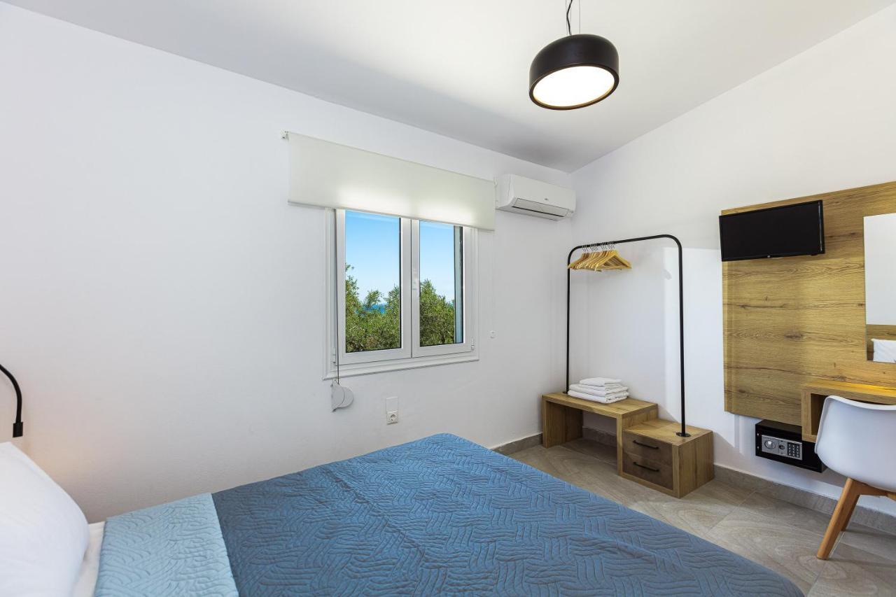 Gramvella Resort Adelianos Kampos Ngoại thất bức ảnh