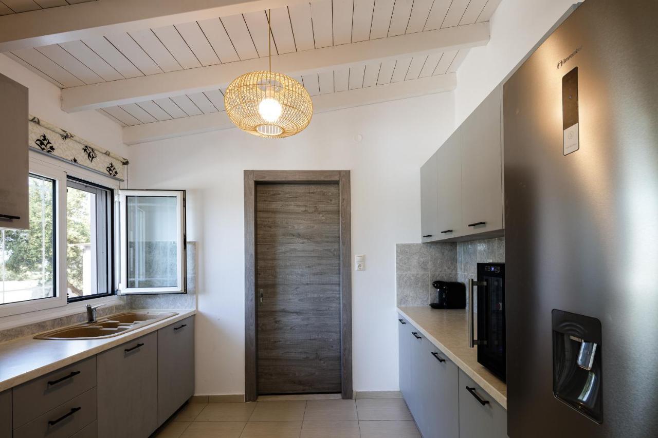 Gramvella Resort Adelianos Kampos Ngoại thất bức ảnh